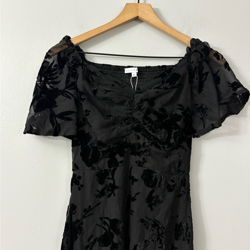 Baltic Born Mera Velvet Midi Dress NWT - Picture 3 of 8